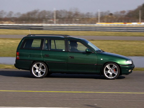 Ikke bare familiebiler, men hele familien er velkommen til den næste trackday, som Trackdayklubben arrangerer på Padborg Park den 27. juni.
